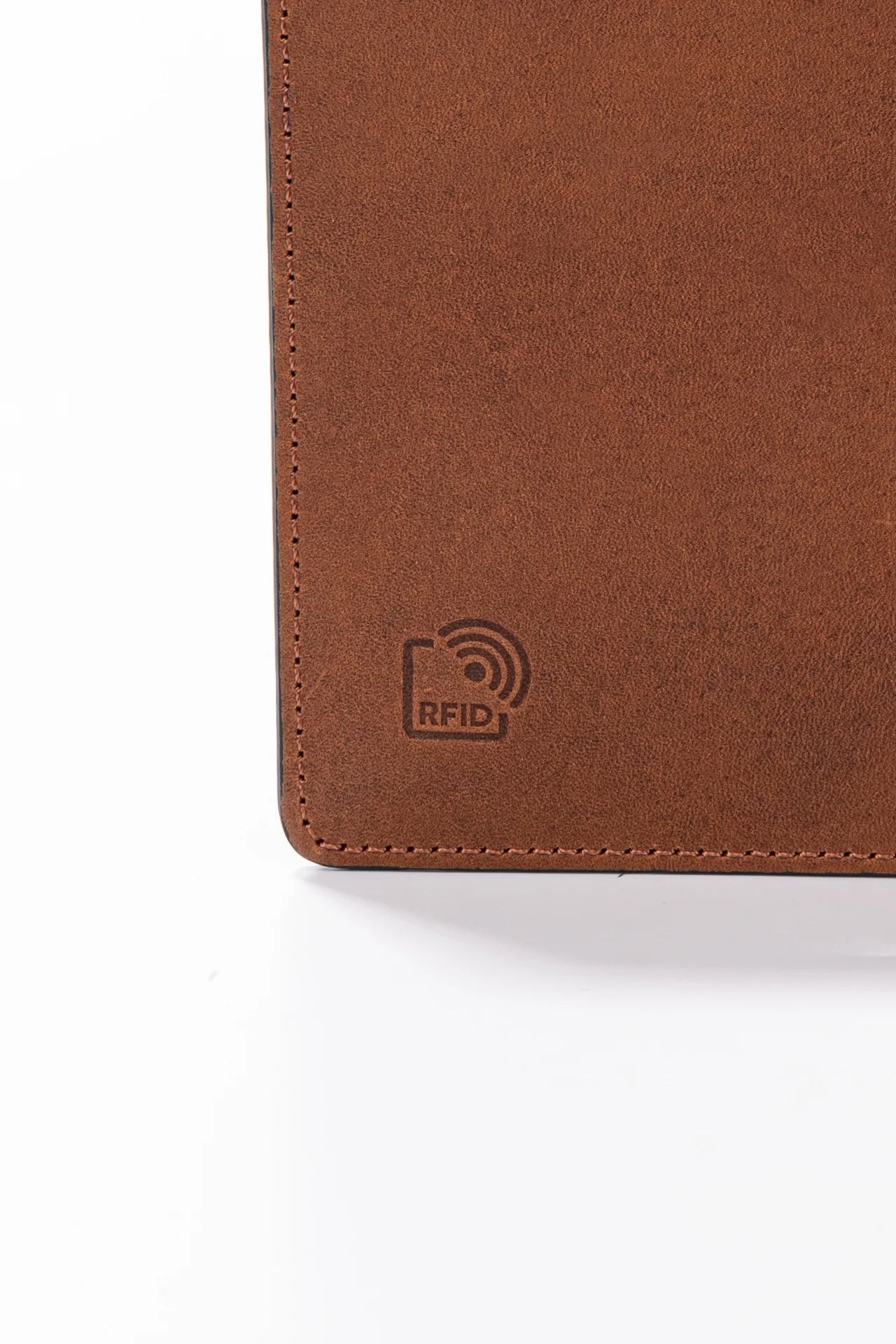 Kahverengi deri kartlık, RFID korumalı