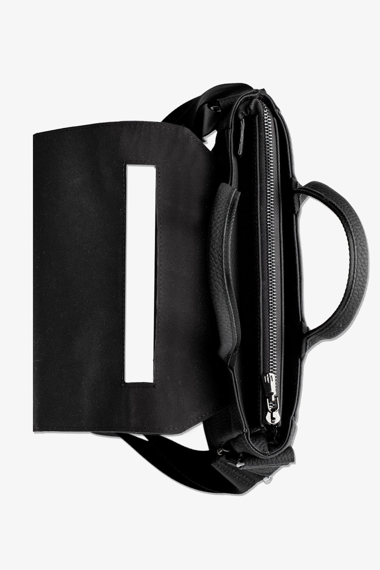 Siyah deri çanta, fermuarlı kapak ve omuz askısı ile