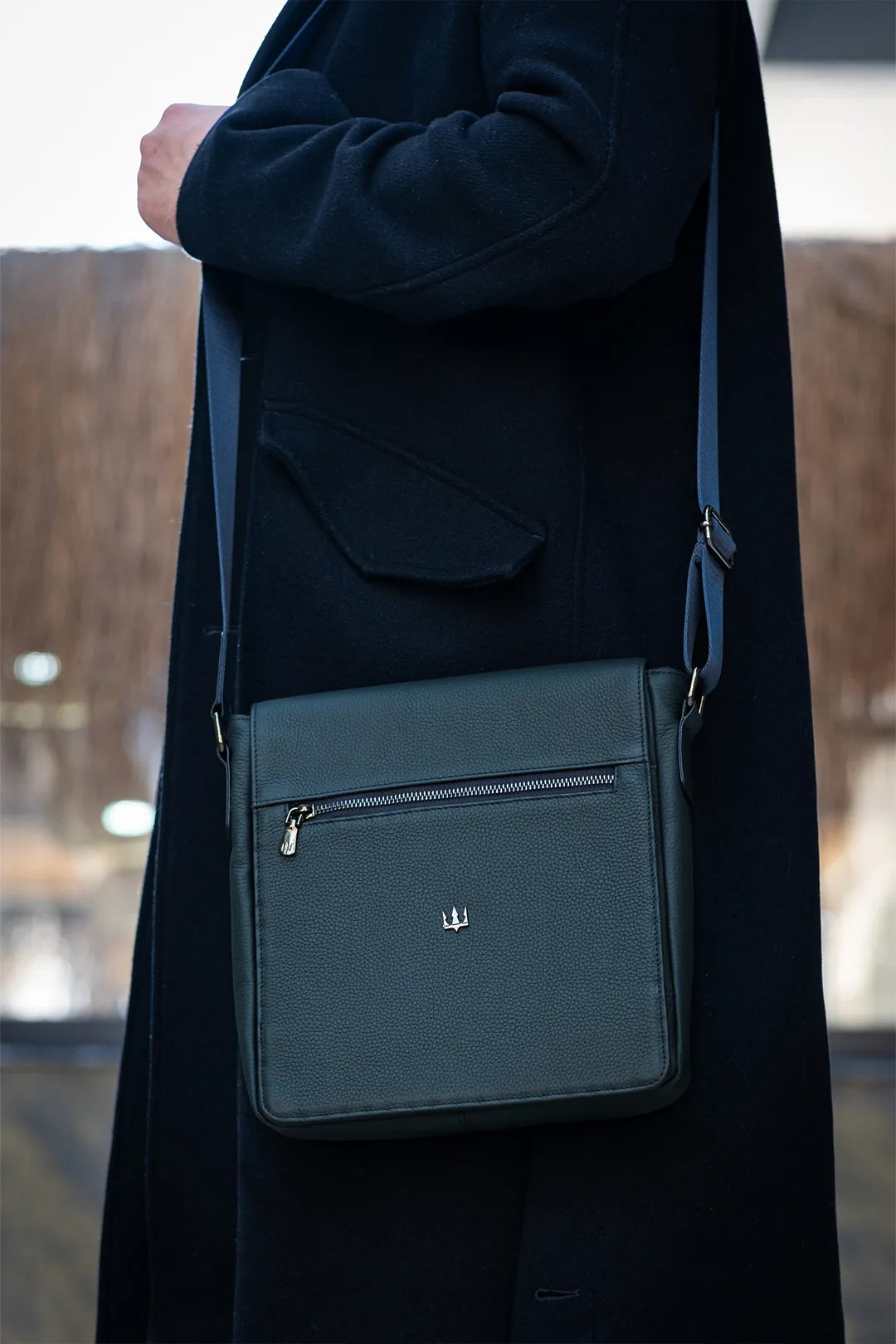 Globe Hakiki Deri Askılı Çanta