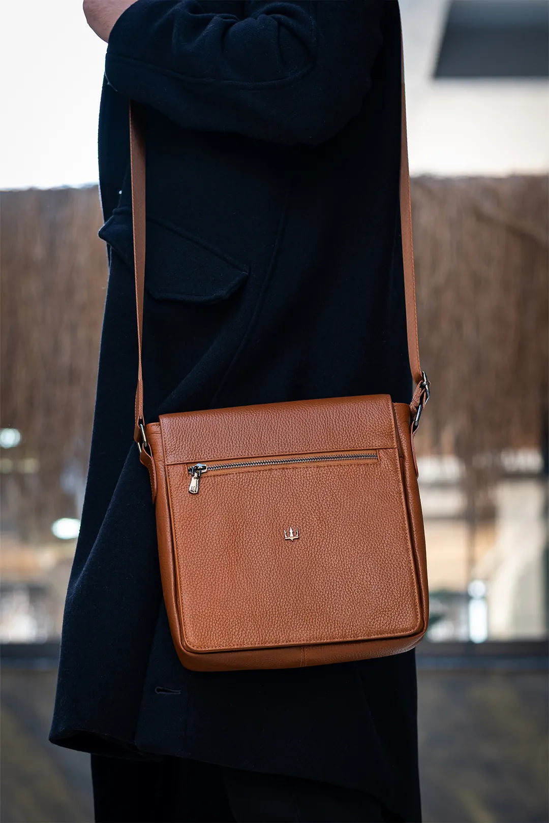 Globe Hakiki Deri Askılı Çanta