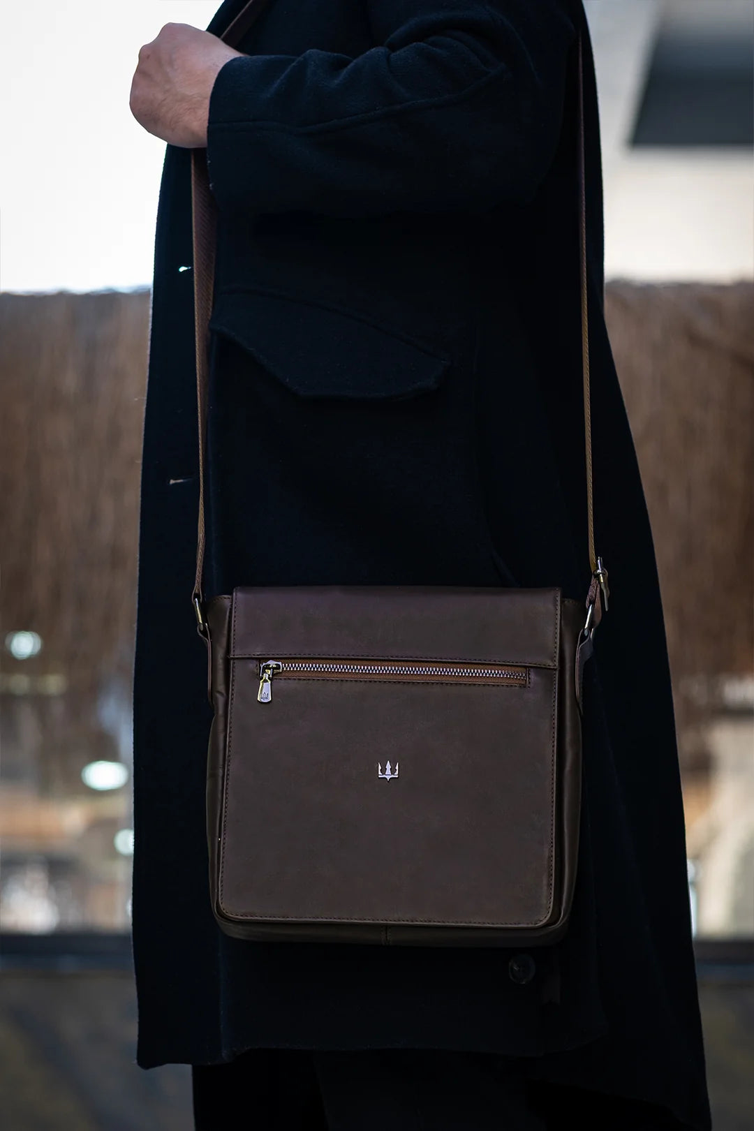 Globe Hakiki Deri Askılı Çanta