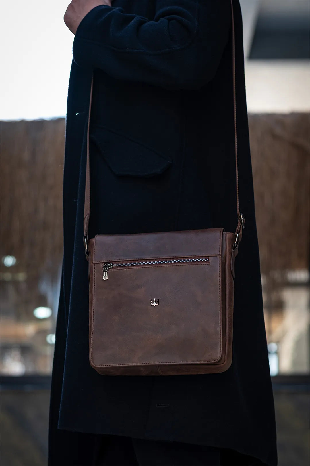 Globe Hakiki Deri Askılı Çanta