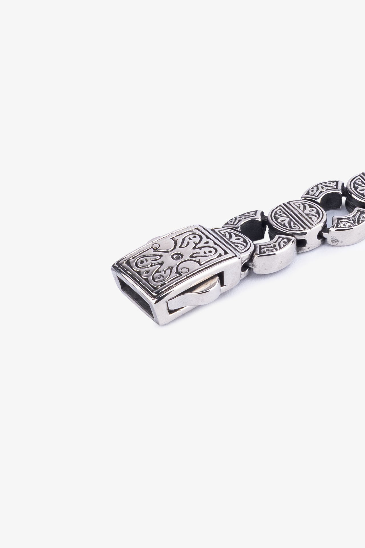 Gümüş kaplama, desenli metal kemer tokası ve halkaları