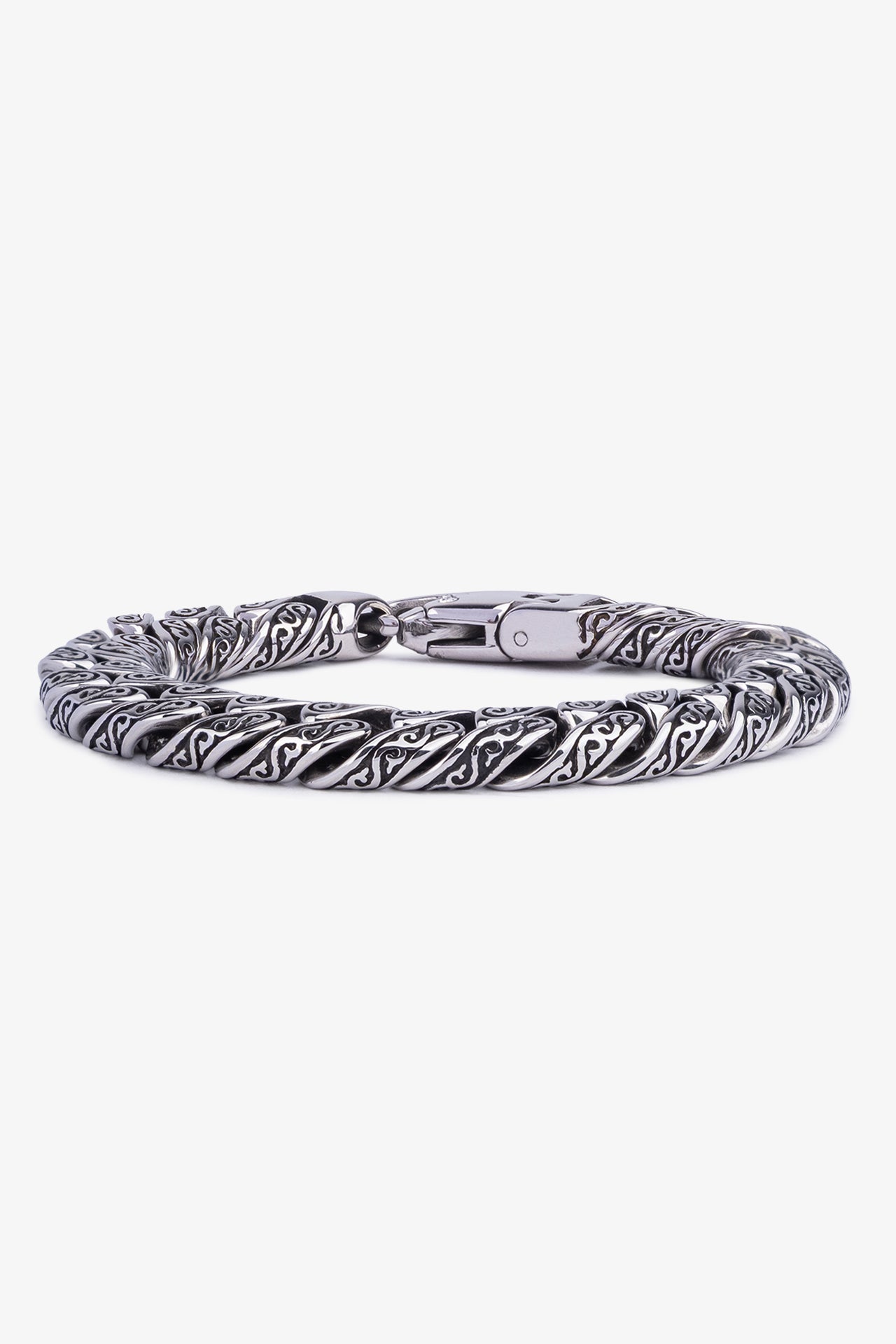 Gümüş renkli, detaylı desenli metal bileklik