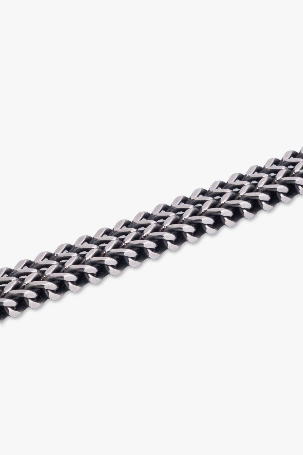 Gri metal zincir kolye, modern tasarım