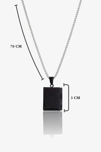 Siyah metal kolye, 70 cm zincir ve 3 cm kare fermuarlı madalyon