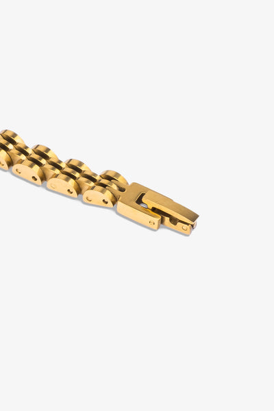 Altın renkli metal bileklik, modern tasarım ve sağlam kapanış detayı