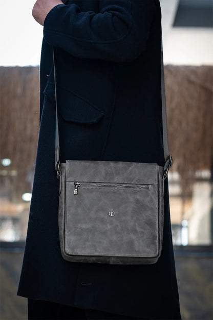 Globe Hakiki Deri Askılı Çanta