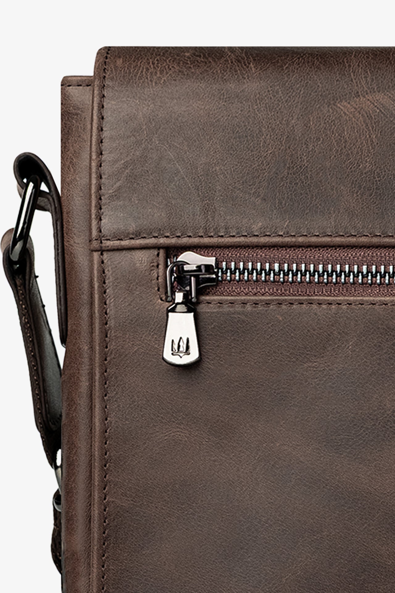 Globe Hakiki Deri Askılı Çanta