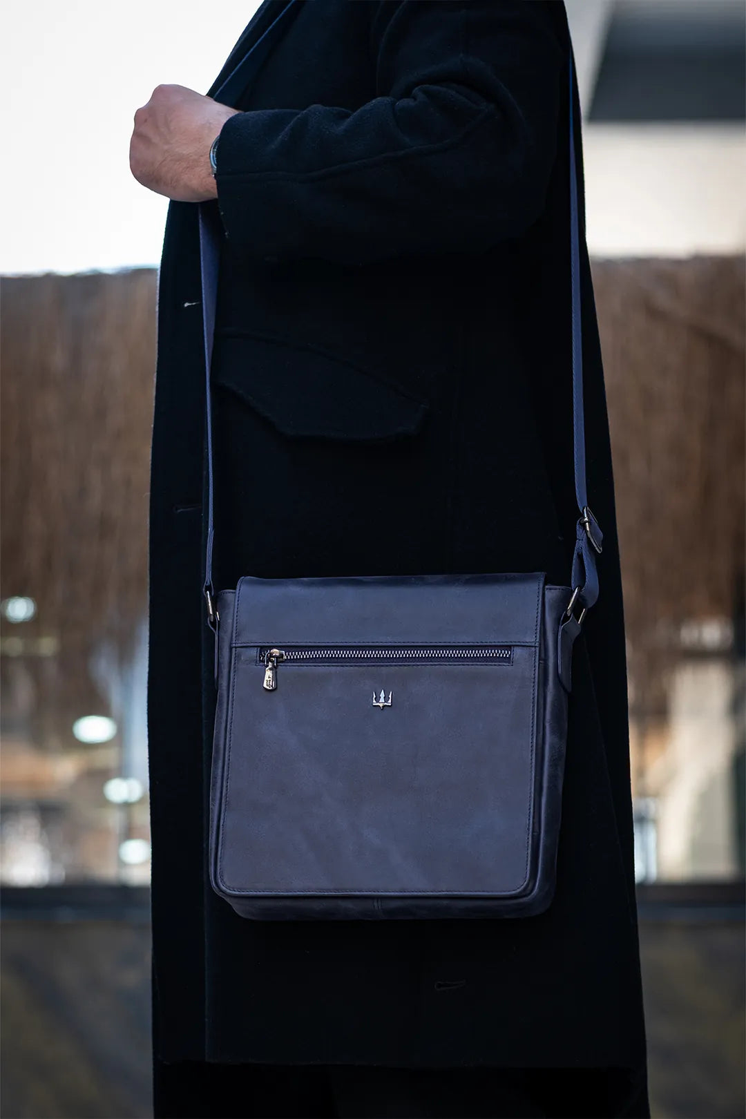 Globe Hakiki Deri Askılı Çanta