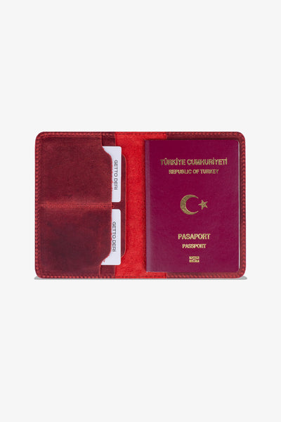 Kırmızı deri pasaport kılıfı, kart bölmesiyle birlikte
