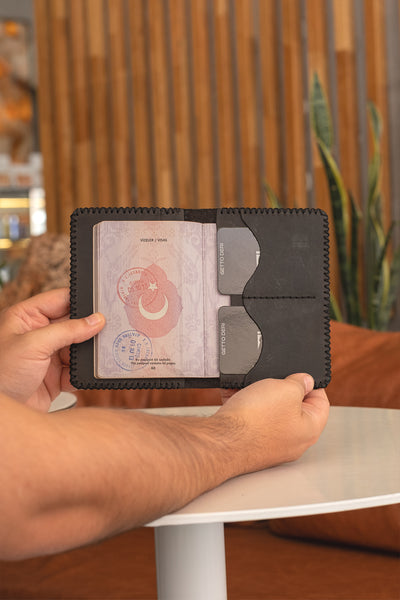 Hakiki Deri Pasaportluk