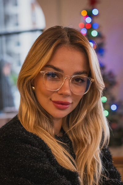 Şeffaf kare çerçeveli gözlük, moda ve stil için ideal