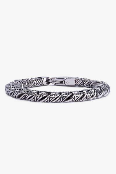 Gümüş renkli, detaylı desenli metal bileklik