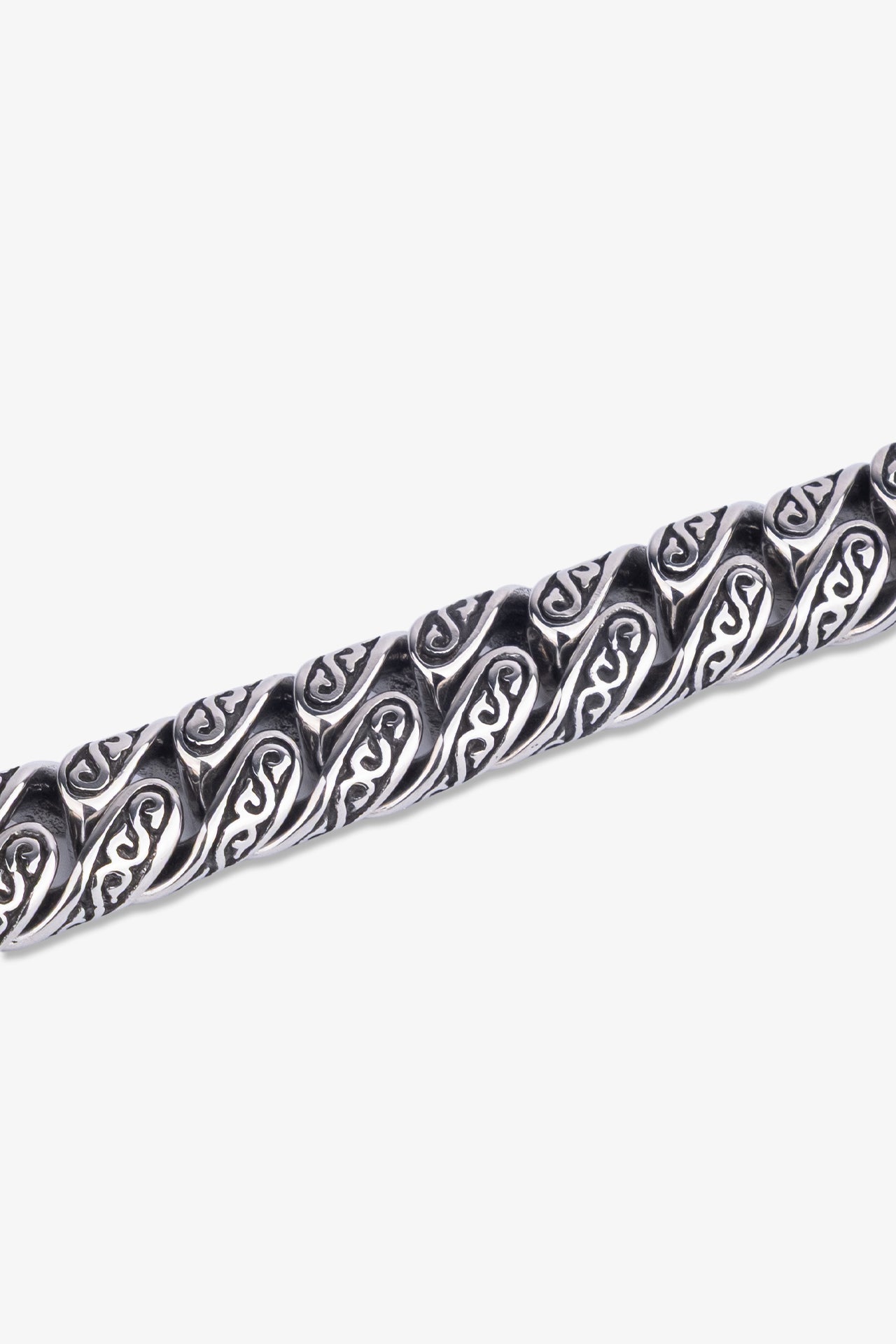 Gümüş rengi, dövme detaylı metal bileklik