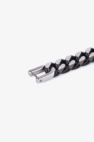 Siyah metal zincir kolye, gümüş tonlu kilit detayıyla