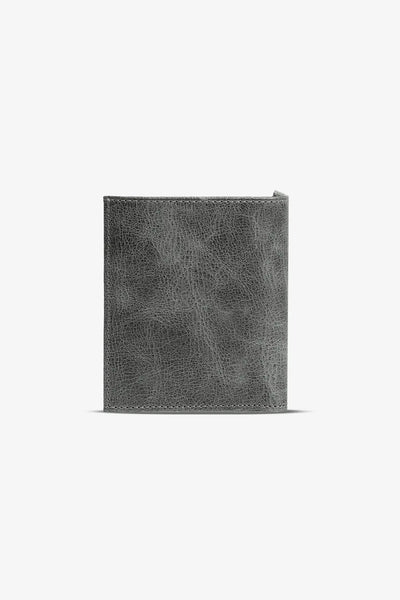 Gri deri cüzdan, dikiş detaylı, minimalist tasarım