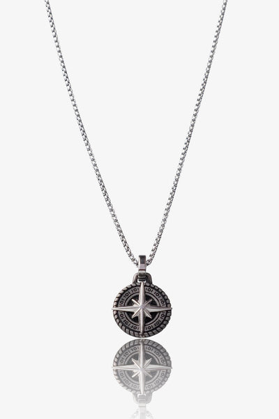 Gümüş renkli pusula desenli kolye, metal zincirli erkek takı