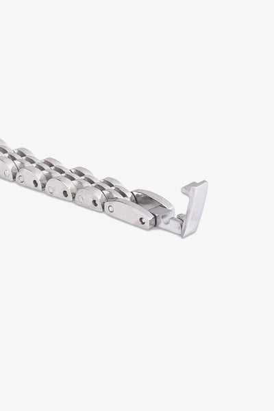 Gümüş renkli metal bileklik, zincir desenli ve paslanmaz çelik detaylı