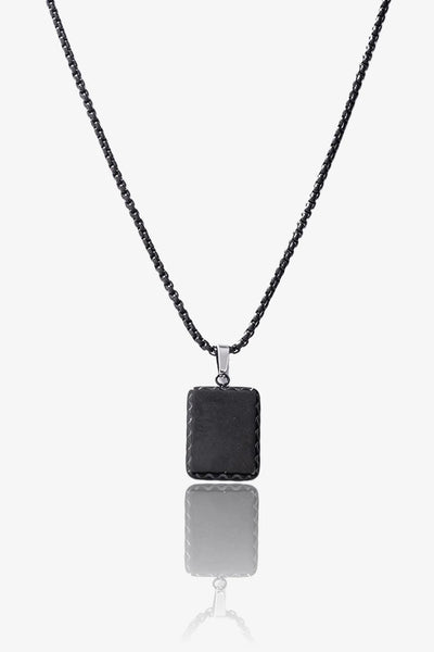 Siyah deri kolye, metal zincirle, modern tasarımlı