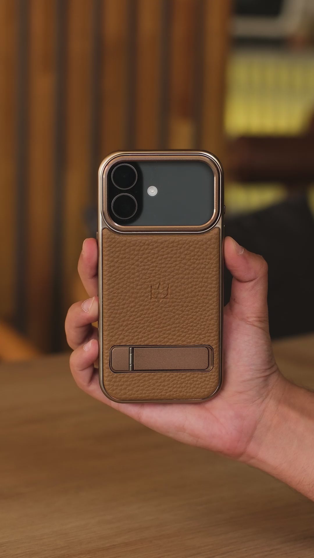 Videoyu yükle: Kickstand Telefon Kılıfı 17 Pro