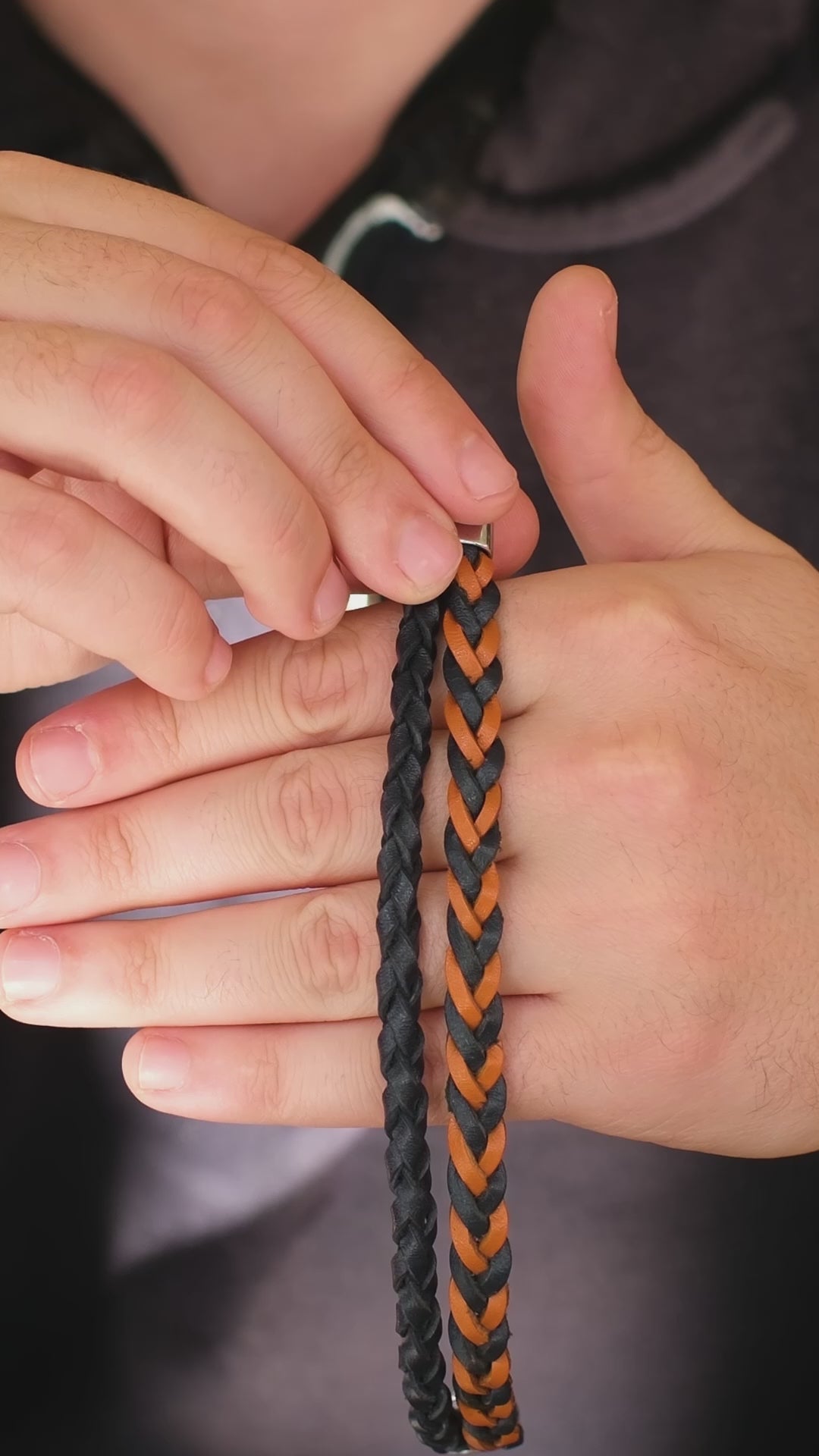 Videoyu yükle: Navi Deri Bileklik