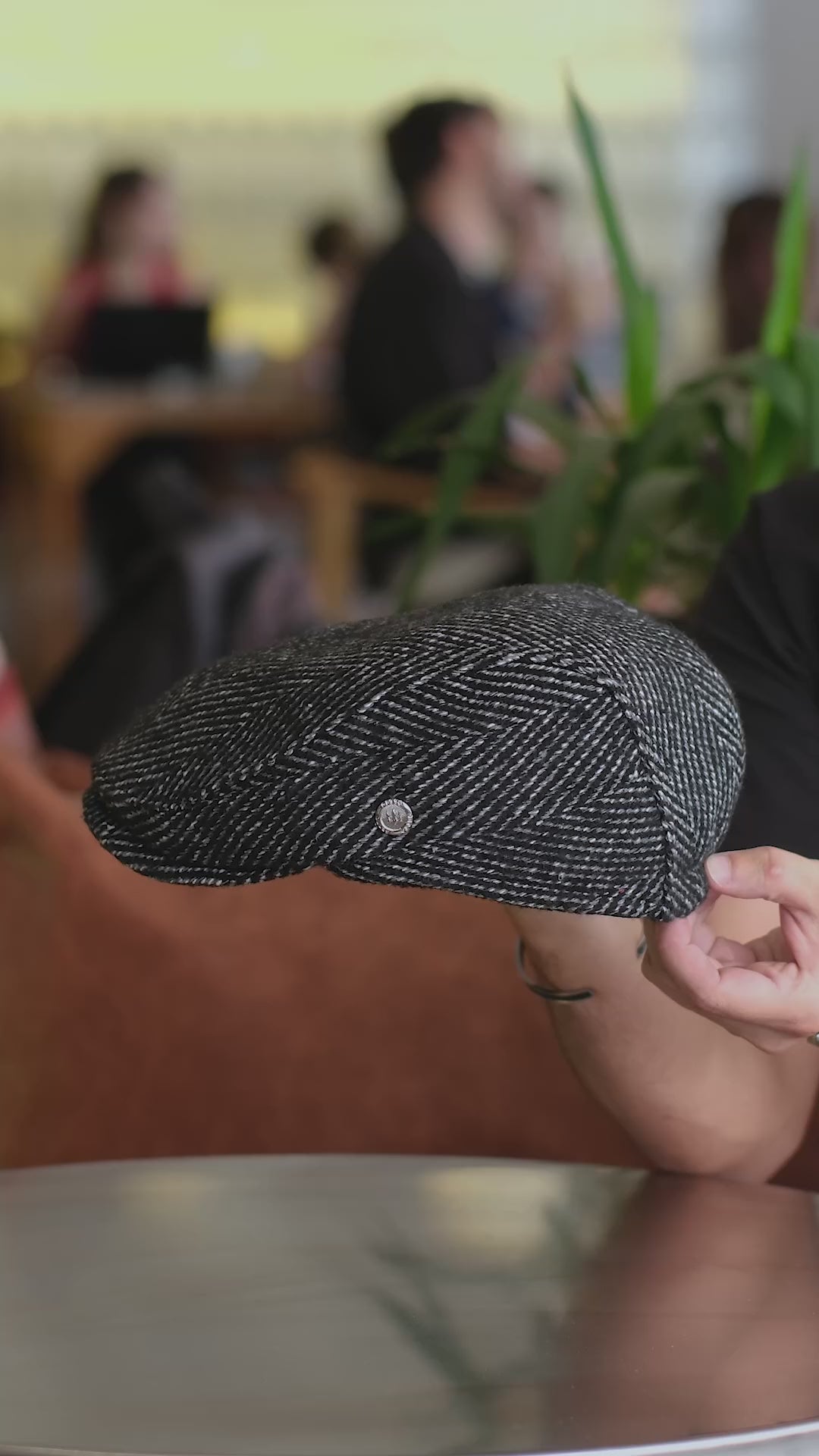 Videoyu yükle: London Street Kasket