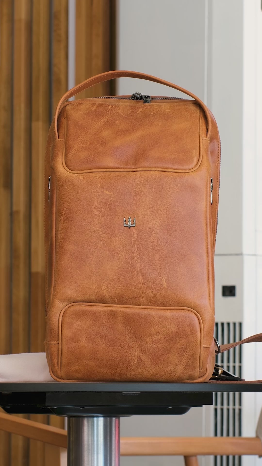 Videoyu yükle: Grain Hakiki Deri Sırt Çantası