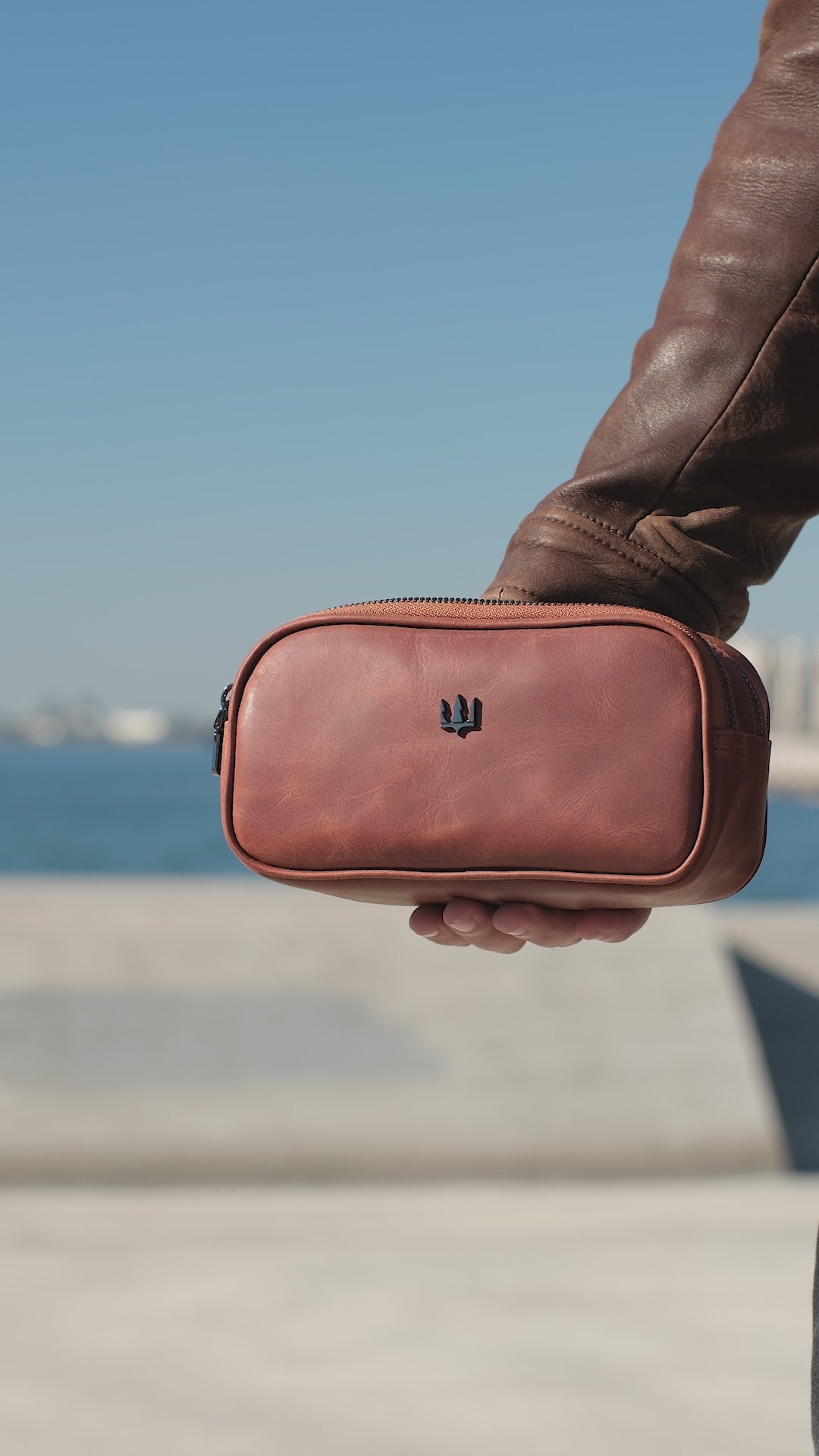 Videoyu yükle: Pars Minimal Hakiki Deri El Çantası