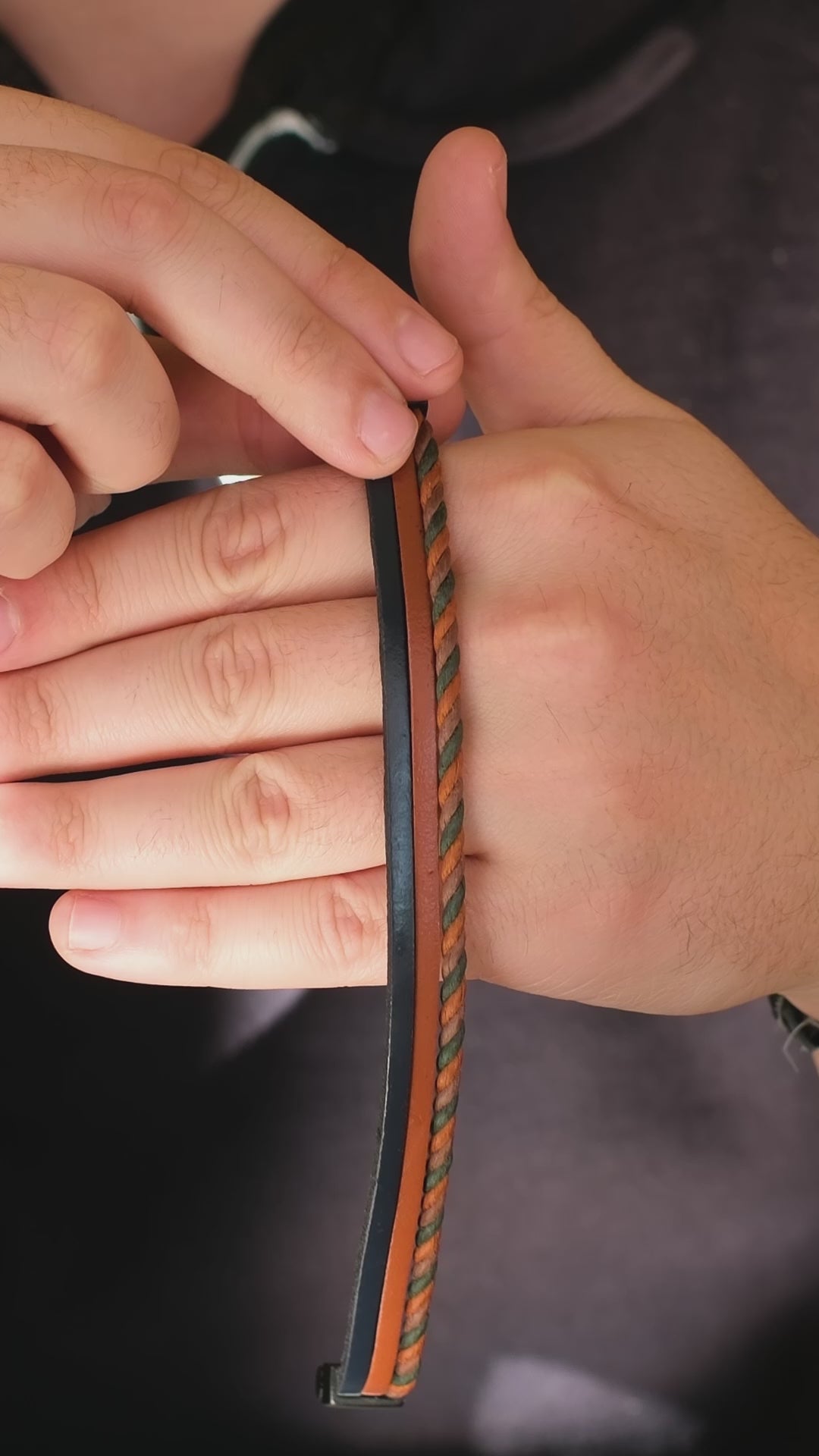 Videoyu yükle: Saint Deri Bileklik