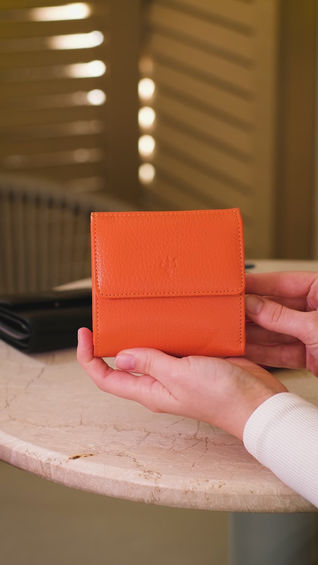 Videoyu yükle: Lena Kadın Cüzdan