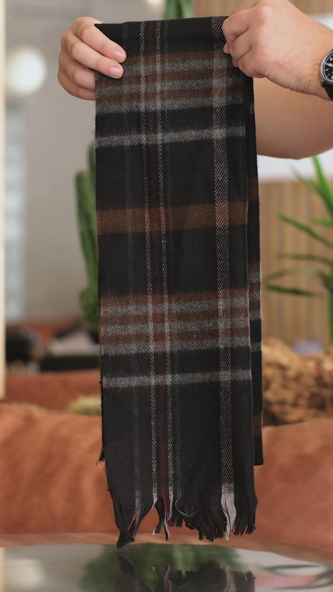 Videoyu yükle: Mavro Atkı