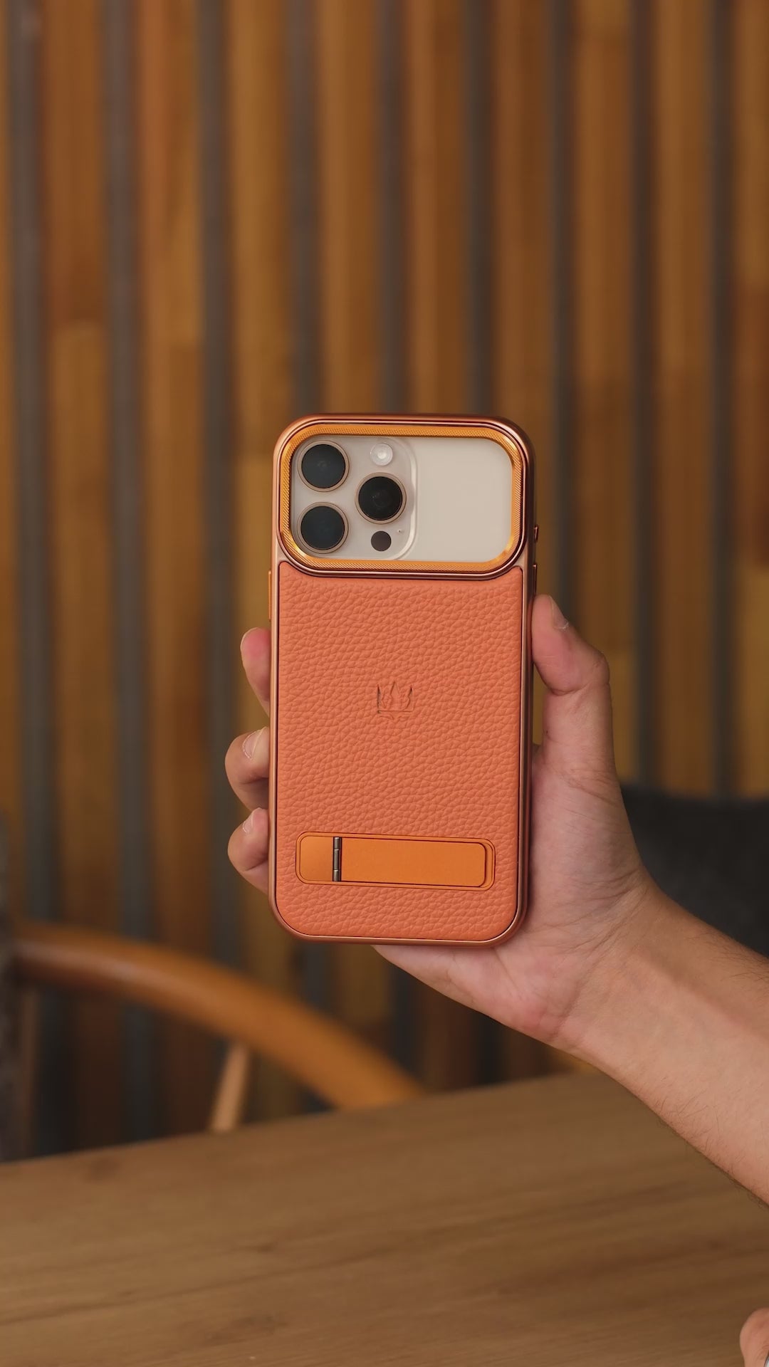 Videoyu yükle: Kickstand Telefon Kılıfı 17/18 Pro Max