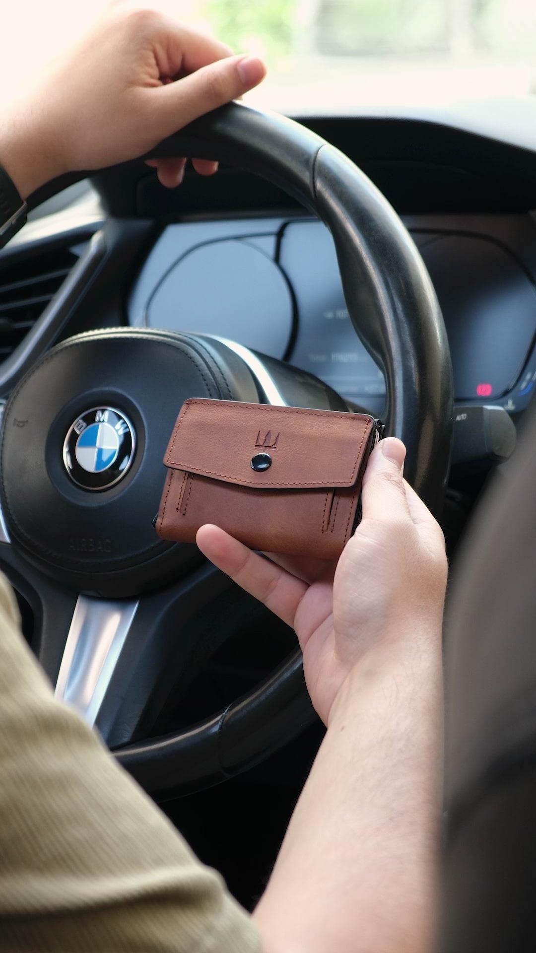 Videoyu yükle: Airtag Mekanizmalı Cüzdan