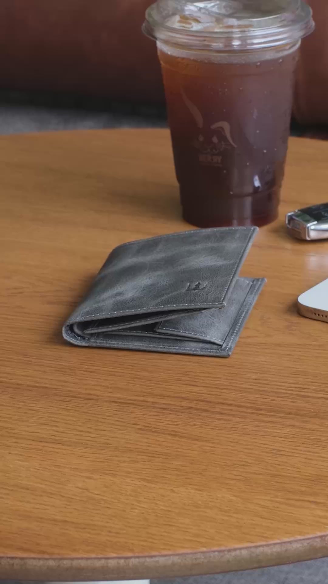 Videoyu yükle: Hades Hakiki Deri Cüzdan