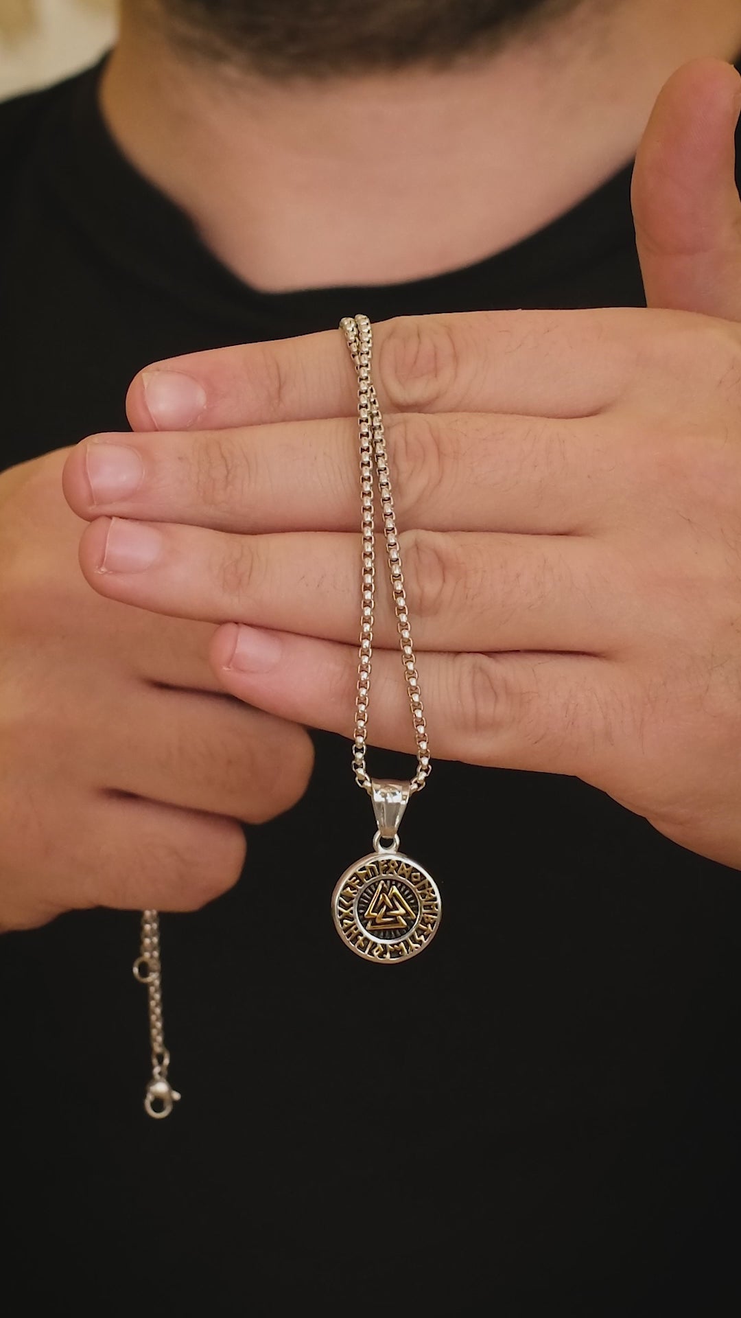 Videoyu yükle: Valknut Çelik Kolye