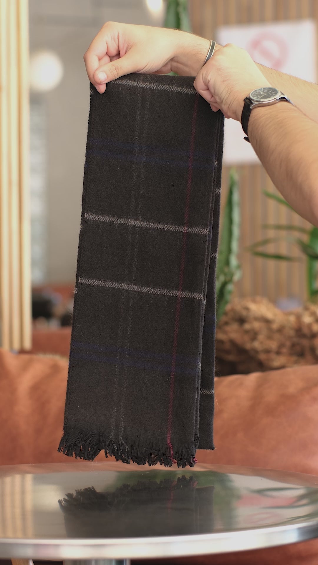 Videoyu yükle: Monaco Atkı